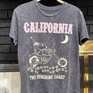Peanuts Snoopy Graphic Gray T-Shirt California motorcycle print xs
